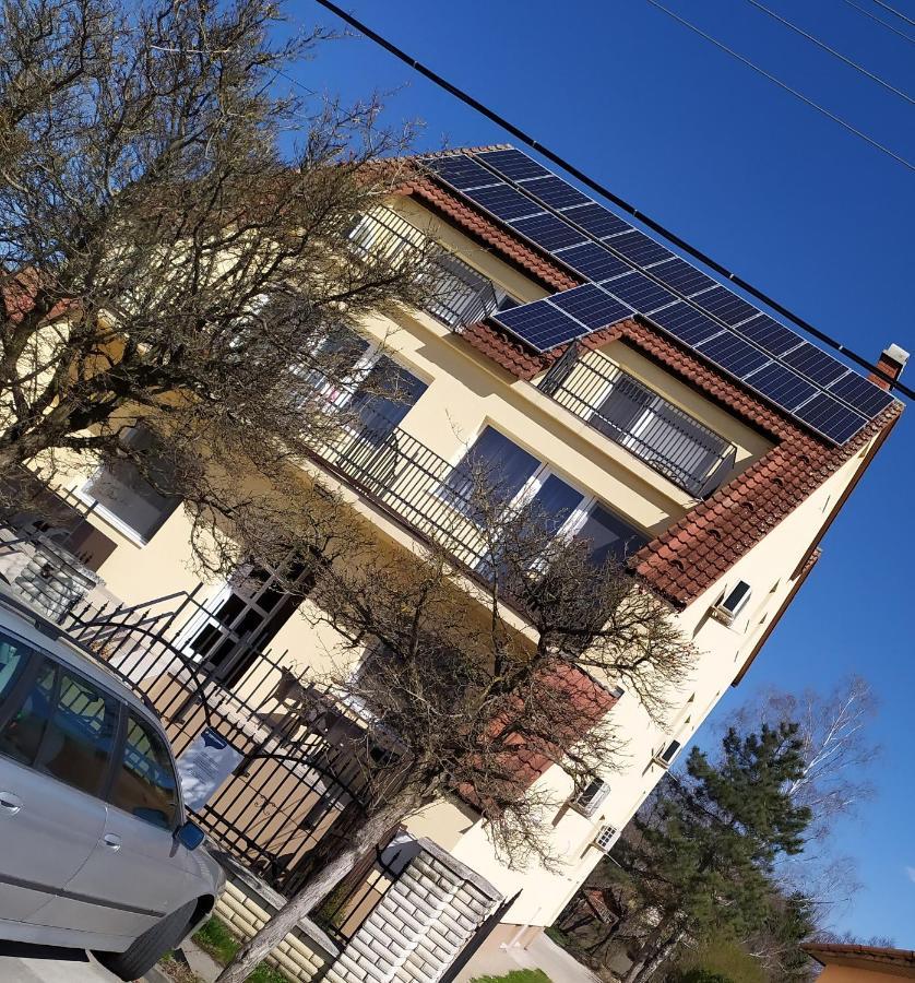 Szilvia Panzio Gyomaendrod Bed & Breakfast Exterior photo